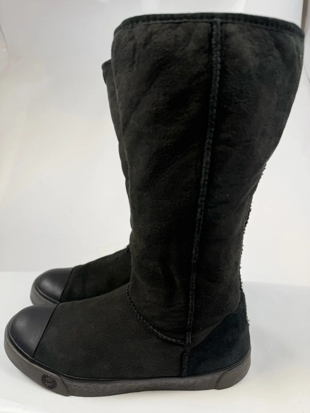 UGG Black Tall Cap Toe Boots Women's 9.5 Shearling‎ Winter